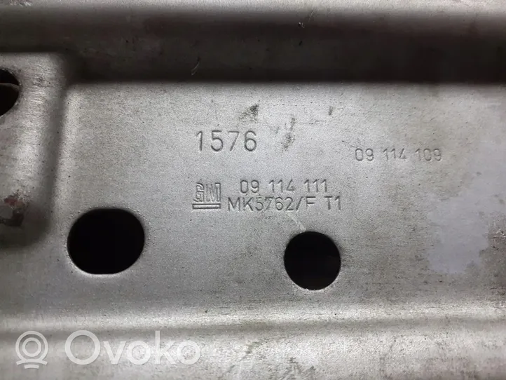 Opel Corsa C Etupuskurin ylempi jäähdytinsäleikkö 09114111