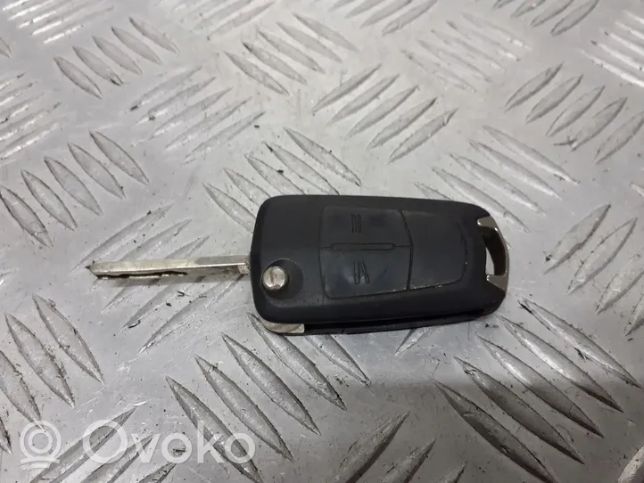 Opel Vectra C Užvedimo raktas (raktelis)/ kortelė 13189118