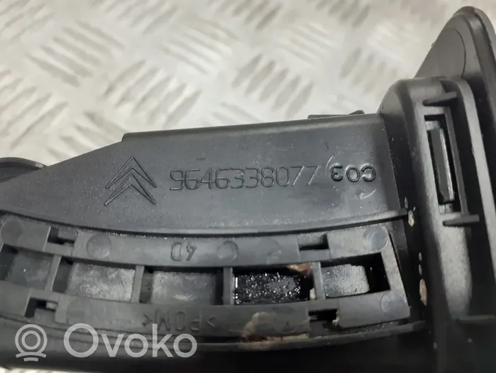 Citroen C4 I Lango oro grotelės 9646338077