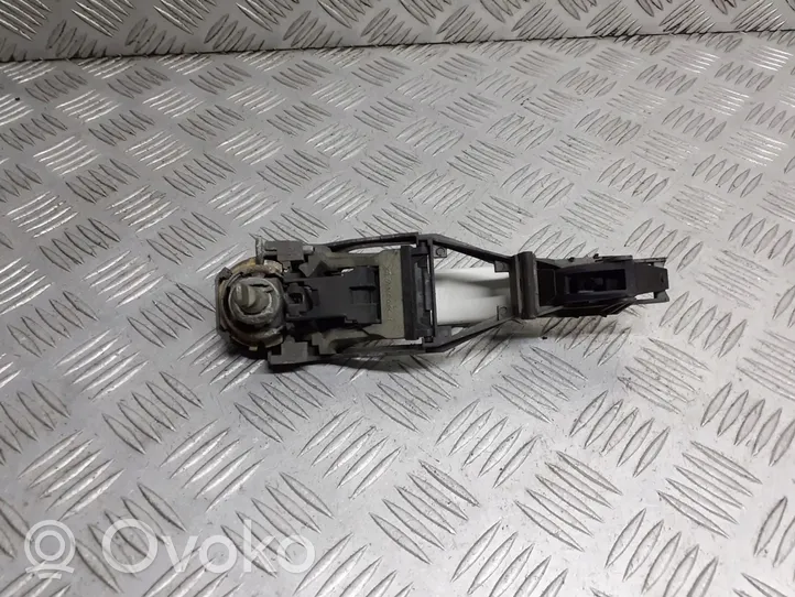 Volkswagen PASSAT B5 Support poignée extérieur de porte avant 