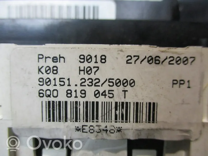 Volkswagen Fox Przełącznik / Włącznik nawiewu dmuchawy 6Q0819045T