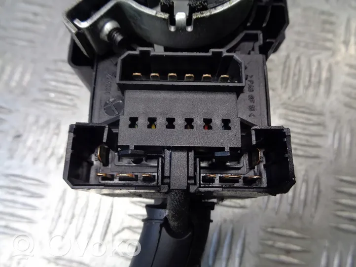 Skoda Octavia Mk1 (1U) Interruptor/palanca de limpiador de luz de giro 8L0953513G