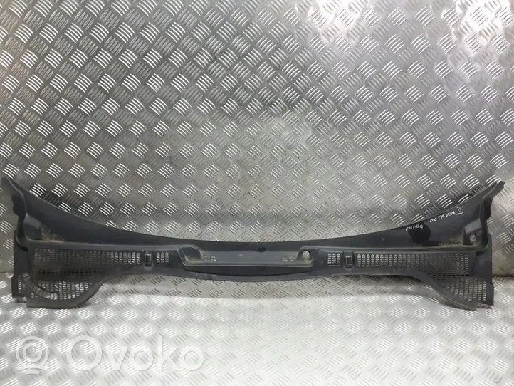 Skoda Octavia Mk2 (1Z) Rivestimento del tergicristallo 1Z1819415F