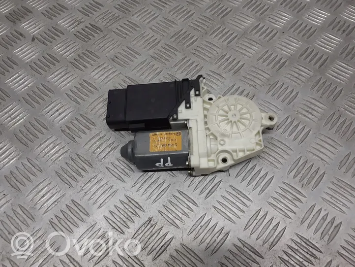 Seat Cordoba (6K) Front door window regulator motor 