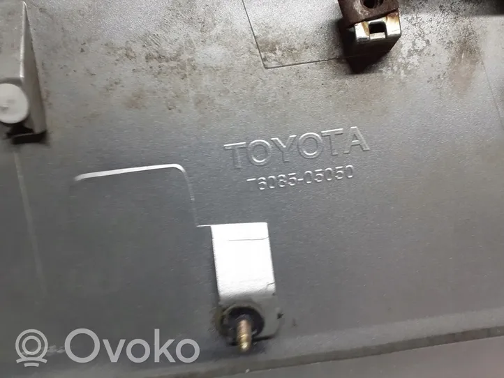 Toyota Avensis T250 Takaikkuna-takaspoileri 76085-05050