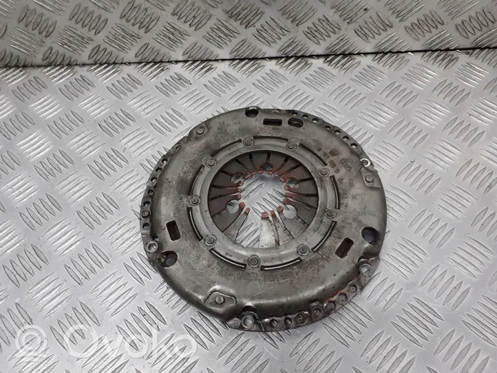 Volkswagen Polo IV 9N3 Pressure plate 038141025D