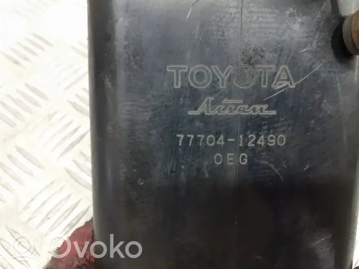 Toyota Corolla E110 Filtr węglowy 77704-12490