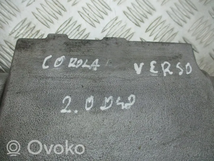 Toyota Corolla Verso E121 Culasse moteur 