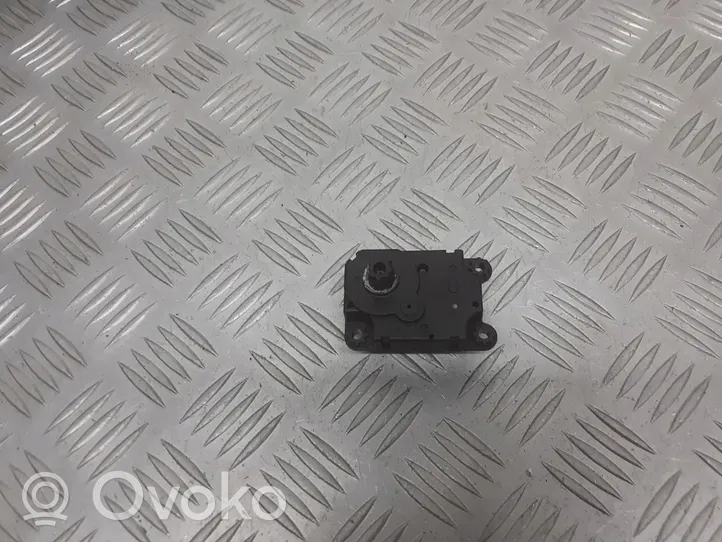 Renault Megane III Central body control module 1609145C