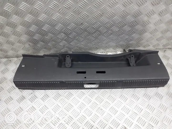 Skoda Fabia Mk2 (5J) Poszycie / Tapicerka tylnej klapy bagażnika 5J6863459