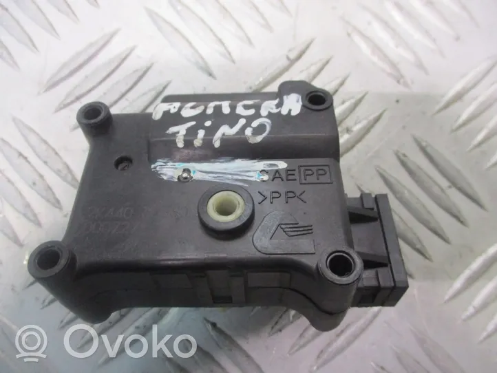 Nissan Almera Tino Korin keskiosan ohjainlaite 2K44030860