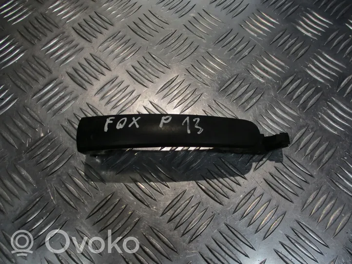Volkswagen Fox Передний держатель / кронштейн для внешней ручки открытия 
