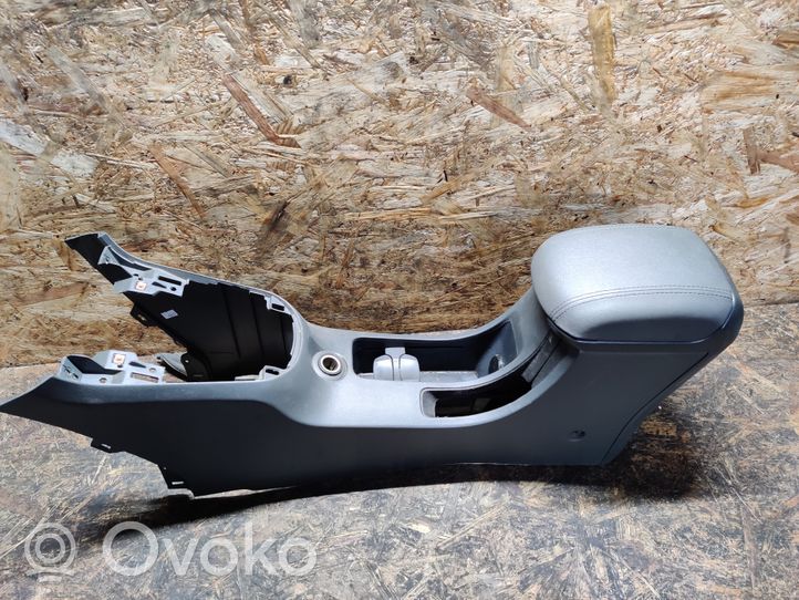 Chevrolet Cruze Center console 