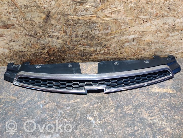 Chevrolet Cruze Grille calandre supérieure de pare-chocs avant 96832951