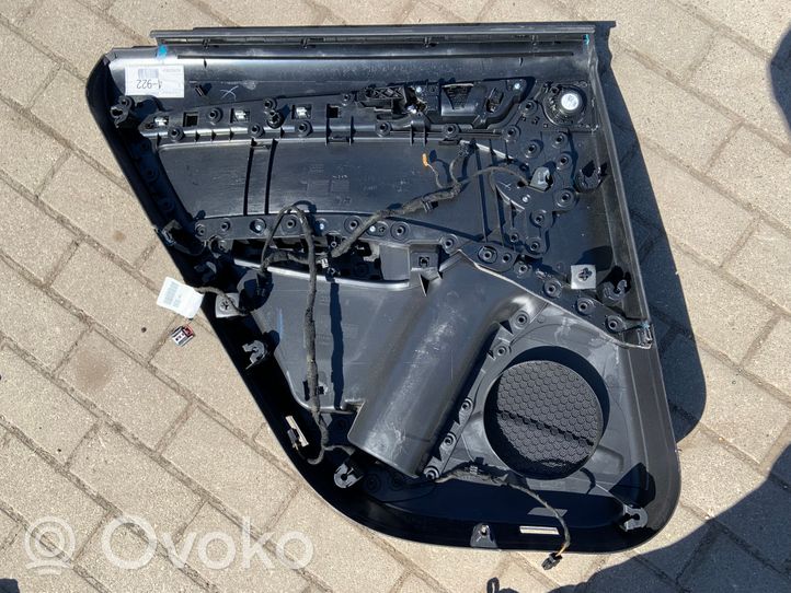 Audi Q5 SQ5 Takaoven verhoilu 8R0867306
