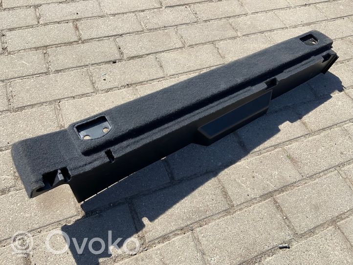 Audi Q5 SQ5 Kita bagažinės apdailos detalė 8R0861828