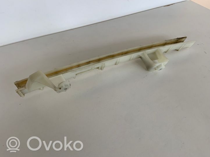 Audi Q5 SQ5 Takaoven tuulilasin kisko 8R0839068