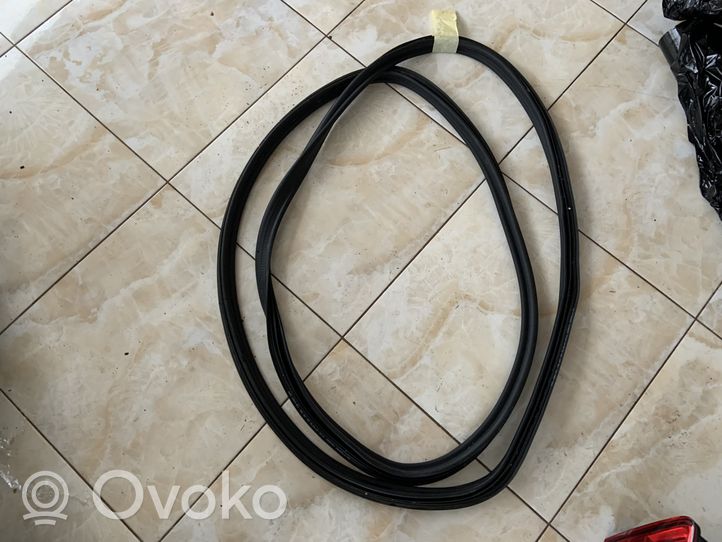 Audi Q7 4M Trunk rubber seal (body) 4M0827705