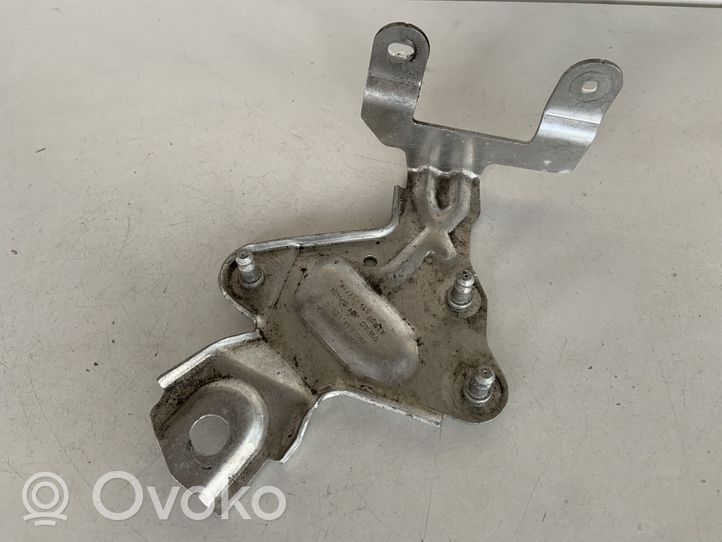 Audi Q7 4M Supporto pompa ABS 4M0614125F