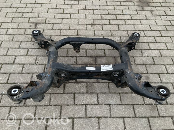 Audi Q7 4M Sottotelaio posteriore 4M0500025