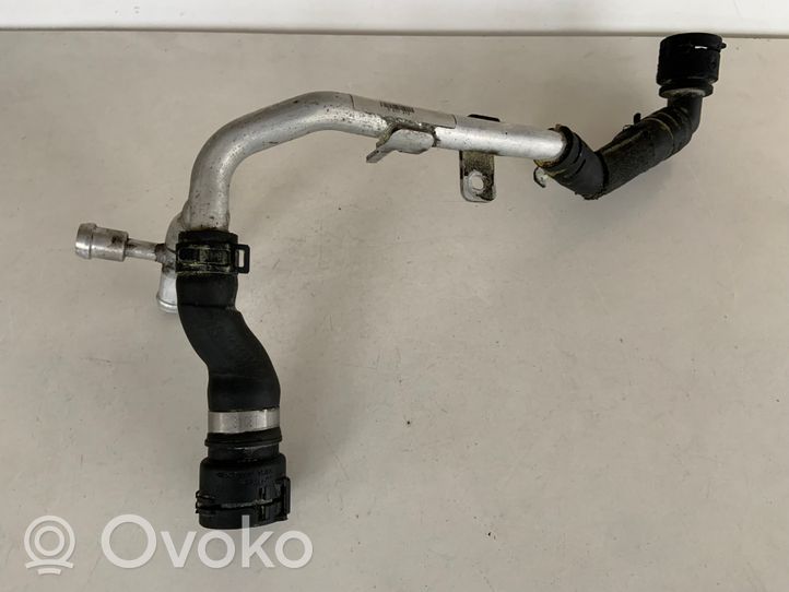 Audi A4 S4 B8 8K Tubo flessibile del liquido di raffreddamento del motore 3017373