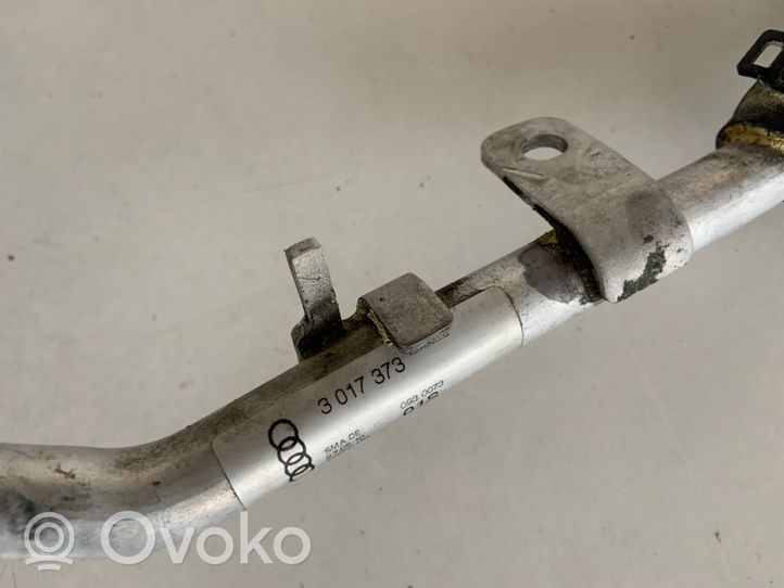 Audi A4 S4 B8 8K Tubo flessibile del liquido di raffreddamento del motore 3017373