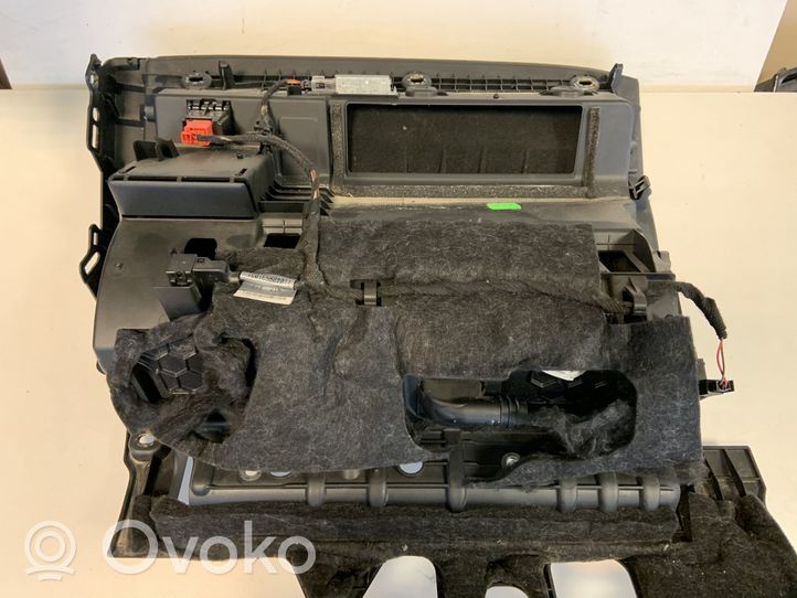 Audi A4 S4 B9 Daiktadėžės (bordačioko) komplektas 8W1880302