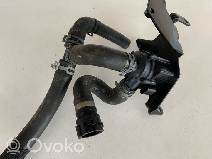 Audi Q7 4M Pompe à eau de liquide de refroidissement 06H121601P