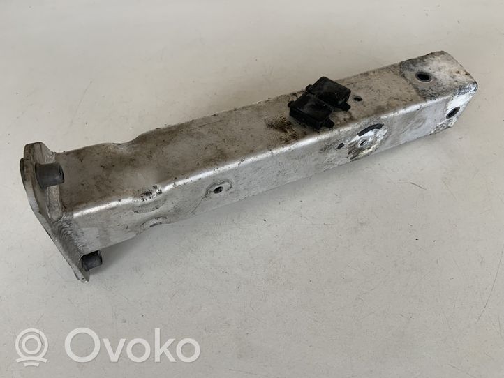 Audi A8 S8 D4 4H Etupuskurin kannake 4H0806064E