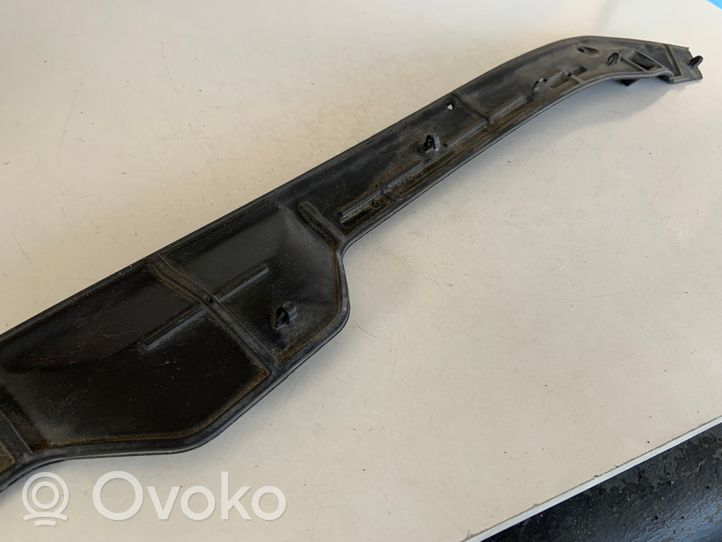 Audi A4 S4 B9 Inne części komory silnika 8W0823124