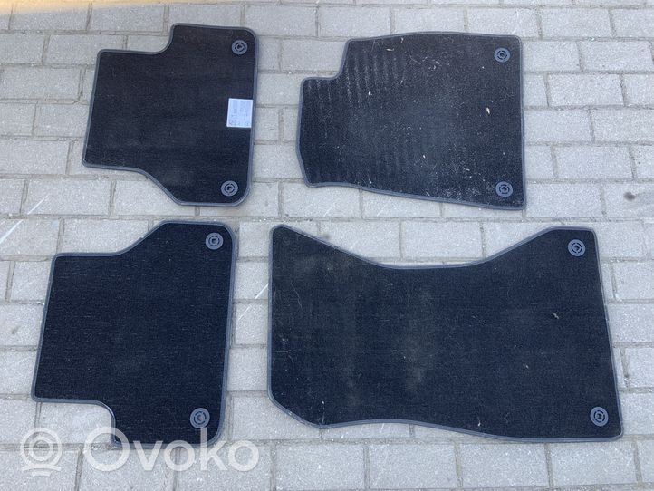 Audi A4 S4 B9 Set di tappetini per auto 8W0864450