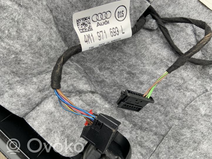 Audi Q7 4M Rear door card panel trim 4M0863981