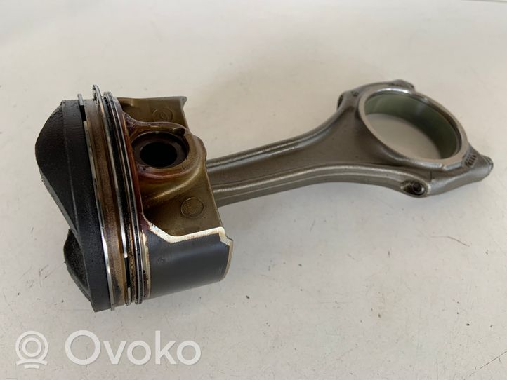 Audi Q7 4M Piston with connecting rod 06E198401J