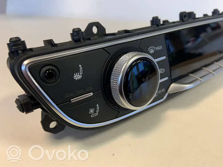 Audi Q7 4M Climate control unit 4M0820043AB