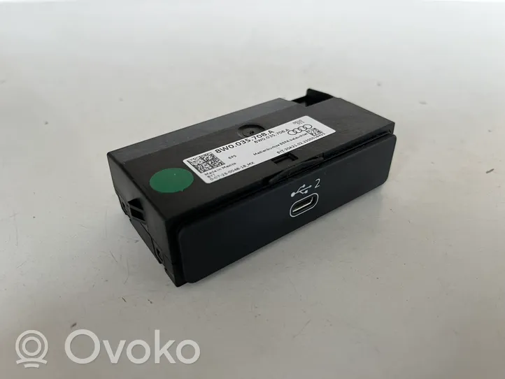 Audi Q5 SQ5 USB-pistokeliitin 8W0035708A