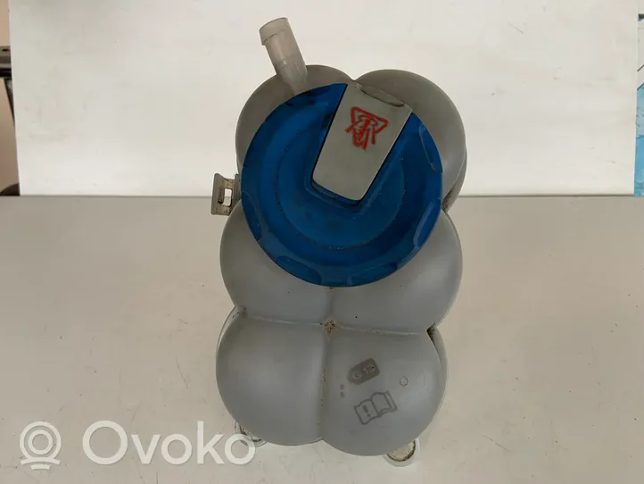 Audi Q7 4M Coolant expansion tank/reservoir 4M0121405J