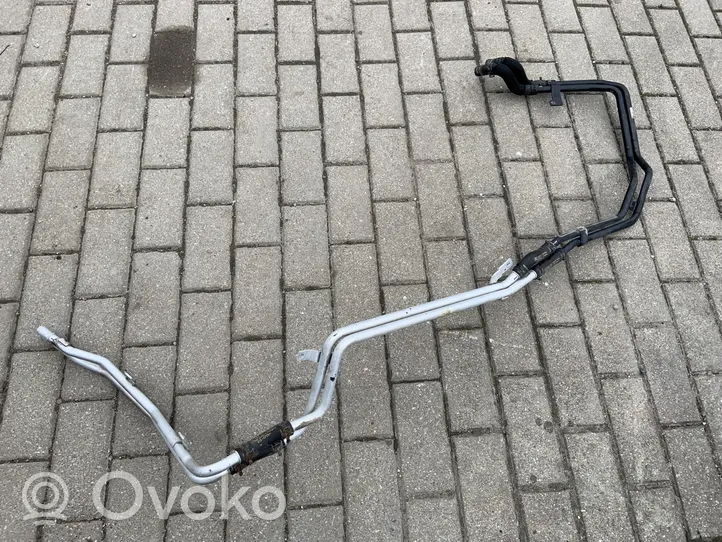 Audi Q7 4M Tuyau de liquide de refroidissement moteur 4M0121085P