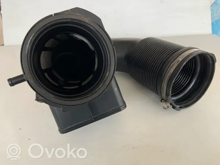 Audi Q7 4M Air intake duct part 06E129616C