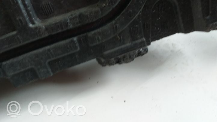 BMW X5 F15 Putoplastas priekinio bamperio 8054010