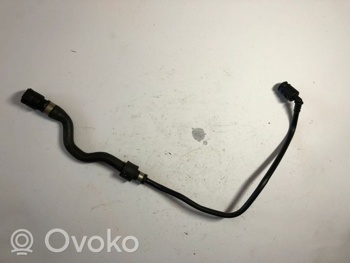 BMW 7 F01 F02 F03 F04 Moottorin vesijäähdytyksen putki/letku 7575435