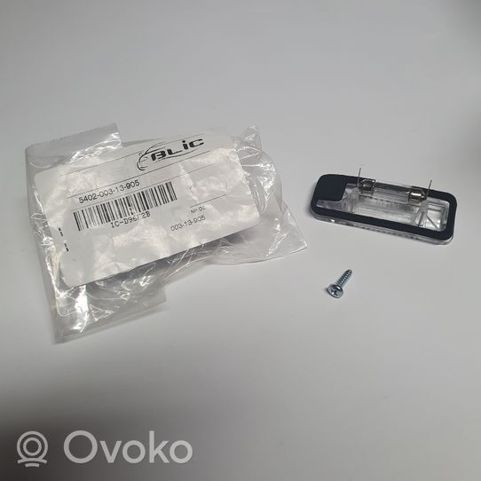 Audi A6 S6 C5 4B Lampa oświetlenia tylnej tablicy rejestracyjnej 540200313905