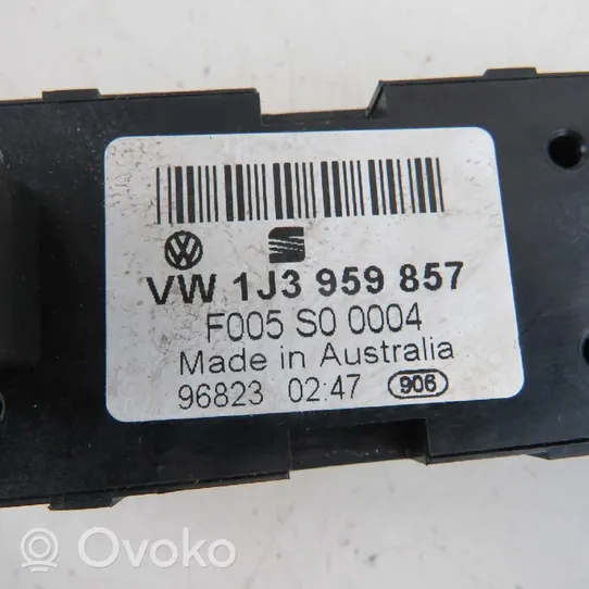 Volkswagen Golf III Interruttore di controllo dell’alzacristalli elettrico 1J3959857