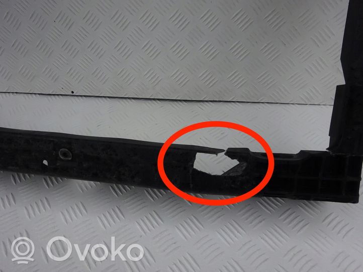 Mazda CX-7 Support de radiateur sur cadre face avant L20653110