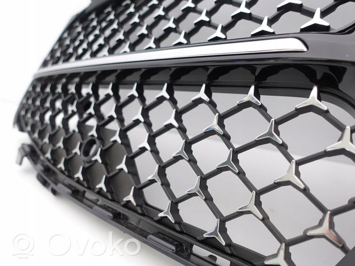 Mercedes-Benz CLA C118 X118 Grille calandre supérieure de pare-chocs avant A1188884400