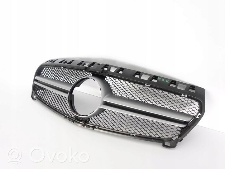 Mercedes-Benz A W176 Maskownica / Grill / Atrapa górna chłodnicy A1768880860