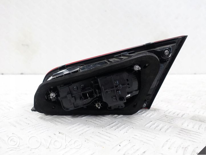 Audi A3 S3 8V Lampy tylnej klapy bagażnika 8V4945075