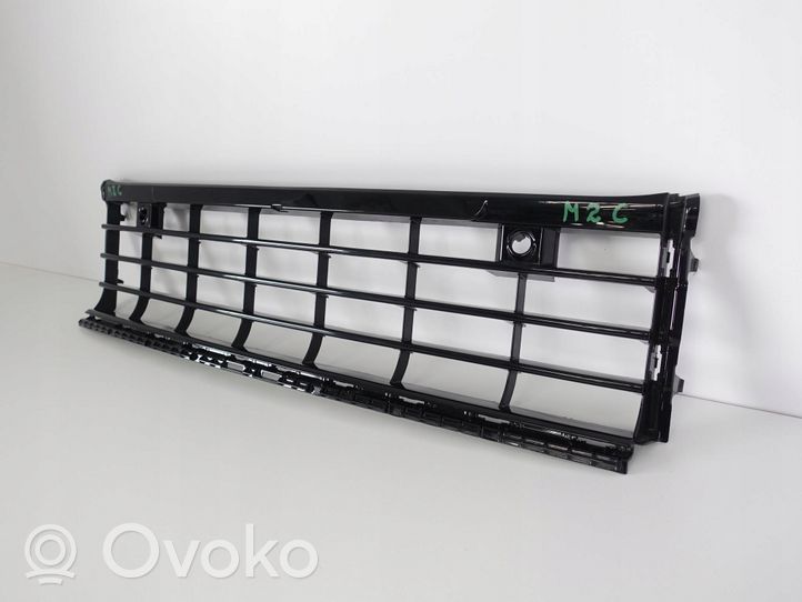 Volkswagen Golf VIII Grille inférieure de pare-chocs avant 5H0853677H