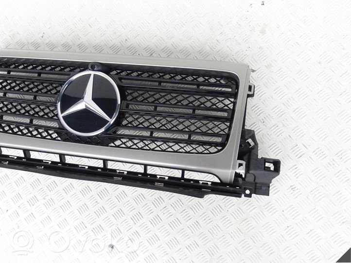 Mercedes-Benz G W463 Griglia anteriore A4638884300