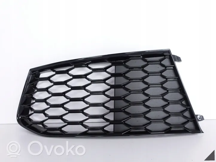 Audi RS7 C7 Grille inférieure de pare-chocs avant 4G8807681F