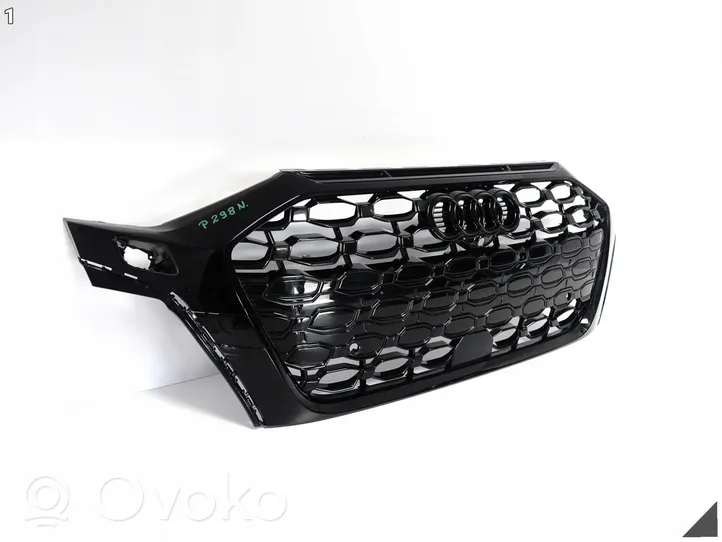 Audi RS3 8Y Grille calandre supérieure de pare-chocs avant 8Y0853651H